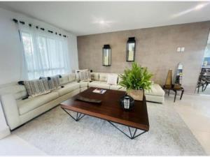 Casa en venta en Jardines de San Mateo, Naucalpan de Juárez, México Casa en venta en Jardines de San Mateo, Naucalpan de Juárez, México