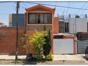 Casa en remate en Las Rosas, Tlalnepantla de Baz, México Casa en remate en Las Rosas, Tlalnepantla de Baz, México