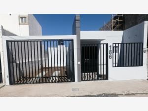 Casa en venta en Ciudad las Torres, Saltillo, Coahuila de Zaragoza Casa en venta en Ciudad las Torres, Saltillo, Coahuila de Zaragoza