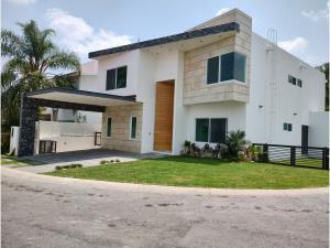 Casa en venta en Lomas de Cocoyoc, Atlatlahucan, Morelos Casa en venta en Lomas de Cocoyoc, Atlatlahucan, Morelos