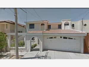 Casa en venta en Ampliación la Rosita, Torreón, Coahuila de Zaragoza Casa en venta en Ampliación la Rosita, Torreón, Coahuila de Zaragoza
