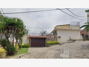Casa en venta en Ocotepec, Cuernavaca, Morelos Casa en venta en Ocotepec, Cuernavaca, Morelos