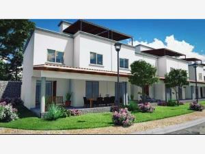 Casa en venta en Lomas de la Herradura, Cuernavaca, Morelos Casa en venta en Lomas de la Herradura, Cuernavaca, Morelos