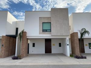 Casa en venta en La Rioja Residencial, Torreón, Coahuila de Zaragoza Casa en venta en La Rioja Residencial, Torreón, Coahuila de Zaragoza