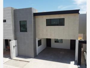 Casa en venta en Los Viñedos, Torreón, Coahuila de Zaragoza Casa en venta en Los Viñedos, Torreón, Coahuila de Zaragoza
