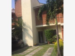 Casa en venta en Acapatzingo, Cuernavaca, Morelos Casa en venta en Acapatzingo, Cuernavaca, Morelos