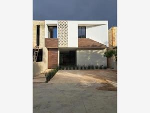 Casa en renta en Tamanche, Mérida, Yucatán Casa en renta en Tamanche, Mérida, Yucatán