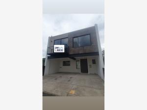 Casa en venta en Residencial Lago Esmeralda, Atizapán de Zaragoza, México Casa en venta en Residencial Lago Esmeralda, Atizapán de Zaragoza, México