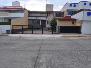 Casa en venta en Ciudad Satelite, Naucalpan de Juárez, México Casa en venta en Ciudad Satelite, Naucalpan de Juárez, México