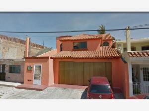 Casa en venta en Sanchez Celis, Mazatlán, Sinaloa Casa en venta en Sanchez Celis, Mazatlán, Sinaloa