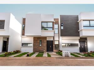 Casa en venta en Gran Santa Fe 2, Benito Juárez, Quintana Roo Casa en venta en Gran Santa Fe 2, Benito Juárez, Quintana Roo