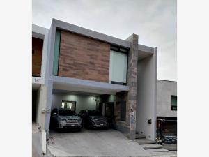 Casa en venta en Lomas de Montecristo, Monterrey, Nuevo León Casa en venta en Lomas de Montecristo, Monterrey, Nuevo León