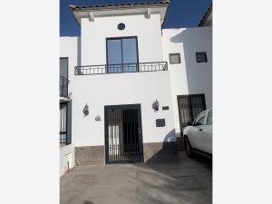 Casa en venta en Valle de los Almendros, Torreón, Coahuila de Zaragoza Casa en venta en Valle de los Almendros, Torreón, Coahuila de Zaragoza