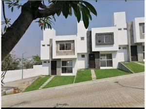 Casa en venta en Ahuatlán Tzompantle, Cuernavaca, Morelos Casa en venta en Ahuatlán Tzompantle, Cuernavaca, Morelos