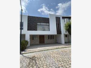 Casa en venta en Lomas de Angelópolis, San Andrés Cholula, Puebla Casa en venta en Lomas de Angelópolis, San Andrés Cholula, Puebla