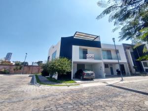 Casa en venta en Lomas de Angelópolis, San Andrés Cholula, Puebla Casa en venta en Lomas de Angelópolis, San Andrés Cholula, Puebla