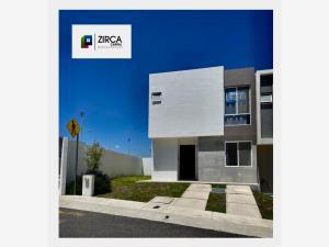 Casa en venta en Zákia, El Marqués, Querétaro Casa en venta en Zákia, El Marqués, Querétaro