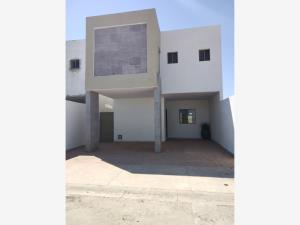 Casa en venta en Privadas de Santa Fe, Torreón, Coahuila de Zaragoza Casa en venta en Privadas de Santa Fe, Torreón, Coahuila de Zaragoza