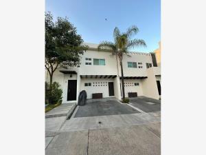 Casa en venta en Palmira Tinguindin, Cuernavaca, Morelos Casa en venta en Palmira Tinguindin, Cuernavaca, Morelos