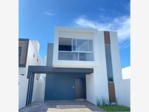 Casa en venta en Lomas de la Rioja, Alvarado, Veracruz de Ignacio de la Llave Casa en venta en Lomas de la Rioja, Alvarado, Veracruz de Ignacio de la Llave