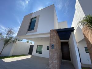 Casa en venta en La Rioja Residencial, Torreón, Coahuila de Zaragoza Casa en venta en La Rioja Residencial, Torreón, Coahuila de Zaragoza