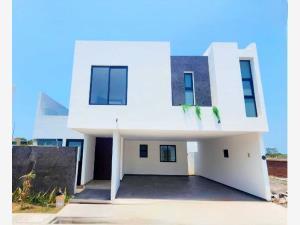 Casa en venta en Las Lomas Residencial, Alvarado, Veracruz de Ignacio de la Llave Casa en venta en Las Lomas Residencial, Alvarado, Veracruz de Ignacio de la Llave