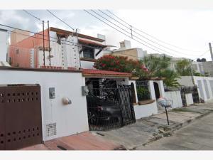Casa en remate en Supermanzana 27, Benito Juárez, Quintana Roo Casa en remate en Supermanzana 27, Benito Juárez, Quintana Roo