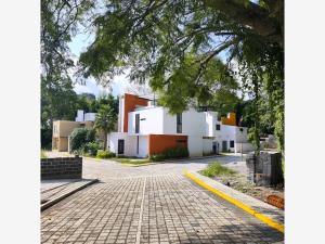 Casa en venta en Santa Maria Ahuacatitlan, Cuernavaca, Morelos Casa en venta en Santa Maria Ahuacatitlan, Cuernavaca, Morelos