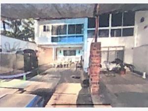 Casa en venta en Las Fincas, Jiutepec, Morelos Casa en venta en Las Fincas, Jiutepec, Morelos