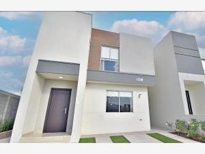 Casa en venta en Villas Castellana, Saltillo, Coahuila de Zaragoza Casa en venta en Villas Castellana, Saltillo, Coahuila de Zaragoza