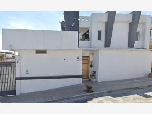 Casa en venta en Cerradas de Cumbres, Monterrey, Nuevo León Casa en venta en Cerradas de Cumbres, Monterrey, Nuevo León