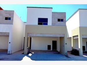 Casa en venta en Los Viñedos, Torreón, Coahuila de Zaragoza Casa en venta en Los Viñedos, Torreón, Coahuila de Zaragoza