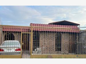 Casa en venta en Valle Dorado, Torreón, Coahuila de Zaragoza Casa en venta en Valle Dorado, Torreón, Coahuila de Zaragoza