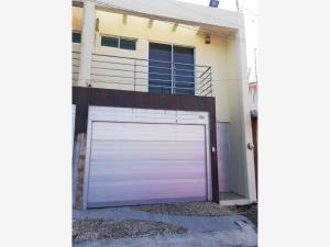 Casa en venta en Graciano Sánchez Romo, Boca del Río, Veracruz de Ignacio de la Llave Casa en venta en Graciano Sánchez Romo, Boca del Río, Veracruz de Ignacio de la Llave