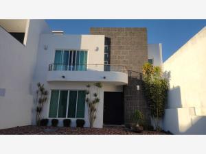 Casa en venta en Porta Fontana, León, Guanajuato Casa en venta en Porta Fontana, León, Guanajuato