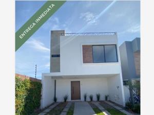 Casa en venta en San Bernardino Tlaxcalancingo, San Andrés Cholula, Puebla Casa en venta en San Bernardino Tlaxcalancingo, San Andrés Cholula, Puebla