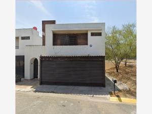 Casa en remate en Cumbres Madeira, Monterrey, Nuevo León Casa en remate en Cumbres Madeira, Monterrey, Nuevo León