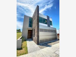 Casa en venta en Lomas del Dorado, Boca del Río, Veracruz de Ignacio de la Llave Casa en venta en Lomas del Dorado, Boca del Río, Veracruz de Ignacio de la Llave