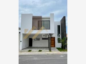 Casa en venta en Lomas de la Rioja, Alvarado, Veracruz de Ignacio de la Llave Casa en venta en Lomas de la Rioja, Alvarado, Veracruz de Ignacio de la Llave