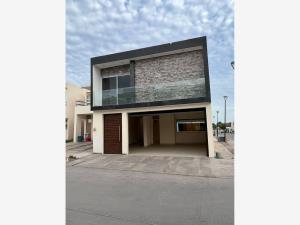 Casa en venta en Senderos, Culiacán, Sinaloa Casa en venta en Senderos, Culiacán, Sinaloa
