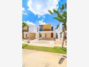 Casa en renta en Cholul, Mérida, Yucatán Casa en renta en Cholul, Mérida, Yucatán