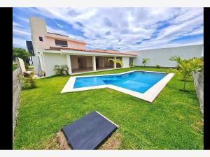 Casa en venta en Club de Golf Santa Fe, Xochitepec, Morelos Casa en venta en Club de Golf Santa Fe, Xochitepec, Morelos