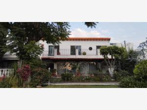 Casa en venta en Lomas de la Selva, Cuernavaca, Morelos Casa en venta en Lomas de la Selva, Cuernavaca, Morelos