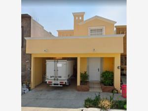 Casa en remate en Cumbre Alta, Monterrey, Nuevo León Casa en remate en Cumbre Alta, Monterrey, Nuevo León