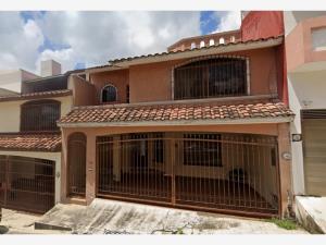 Casa en remate en Residencial Monte Magno, Xalapa, Veracruz de Ignacio de la Llave Casa en remate en Residencial Monte Magno, Xalapa, Veracruz de Ignacio de la Llave