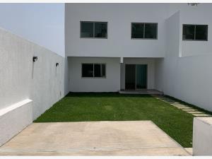 Casa en venta en Satelite, Cuernavaca, Morelos Casa en venta en Satelite, Cuernavaca, Morelos