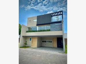 Casa en venta en San Bernardino Tlaxcalancingo, San Andrés Cholula, Puebla Casa en venta en San Bernardino Tlaxcalancingo, San Andrés Cholula, Puebla