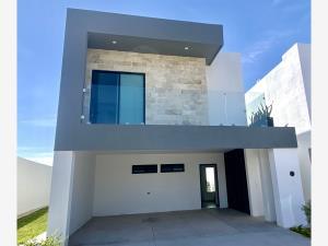 Casa en venta en La Barranca, Torreón, Coahuila de Zaragoza Casa en venta en La Barranca, Torreón, Coahuila de Zaragoza