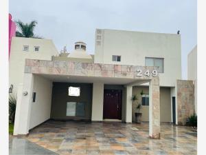Casa en venta en Los Viñedos, Torreón, Coahuila de Zaragoza Casa en venta en Los Viñedos, Torreón, Coahuila de Zaragoza