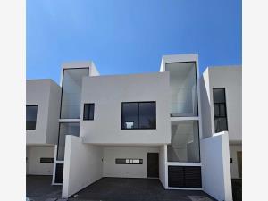 Casa en venta en San Bernardino Tlaxcalancingo, San Andrés Cholula, Puebla Casa en venta en San Bernardino Tlaxcalancingo, San Andrés Cholula, Puebla